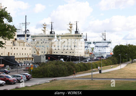 Icebreaker Flotte im Hafen von Katajanokka, Helsinki, Finnland | Sommer 2018 stationiert Stockfoto