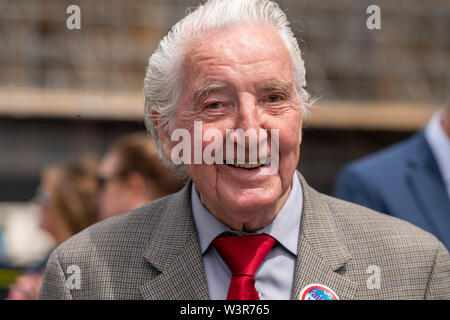 London, 17. Juli 2019 Eine parlamentarische Lobby von der Rail Maritime und Transport Workers Union im Namen der Royal Fleet Auxiliary Seeleute über Gehaltserhöhungen unterhalb der Inflationsrate. Dennis Skinner der Veteran Labour MP unterstützt die Rallye Credit Ian Davidson/Alamy leben Nachrichten Stockfoto