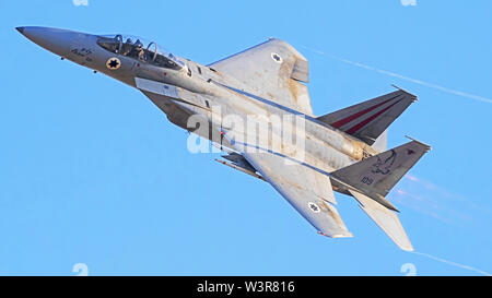 Die israelische Luftwaffe (IAF) F-15C (BAZ) Fighter Jet im Flug Stockfoto