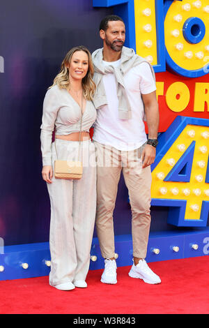 Die Europäische Premiere von 'Toy Story 4' im Odeon Luxe, Leicester Square - Ankunft mit: Rio Ferdinand, Kate Wright Wo: London, Großbritannien Wann: 16 Jun 2019 Credit: Mario Mitsis/WENN.com gehalten Stockfoto