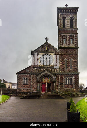 Eine einfache Wahrzeichen zu erkennen ist Lismore Kathedrale in der Nähe des Dorfes Stockfoto