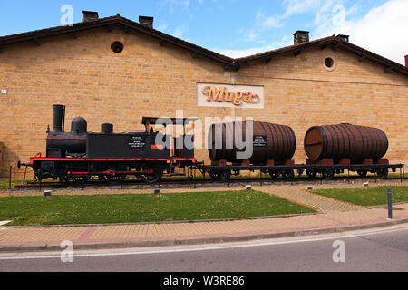 Replik der Dampfzug in der Feier von 150 Jahren (1863-2013) seit der Eröffnung der Bahnstrecke zwischen Miranda de Ebro und Haro, Bodegas Muga, S Stockfoto