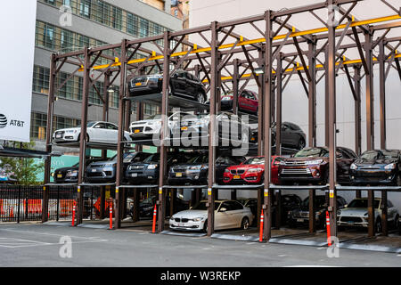 New York, USA - Juni 22, 2019: Automatisierte Parkplatz system service in New York City. Stockfoto