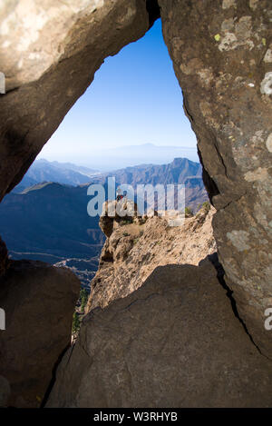 Sicht vom Roque Nublo - zweiter Platz in Gran Canaria 1813 Meter über dem Meeresspiegel. Tolle Aussicht auf das Tal. Stockfoto