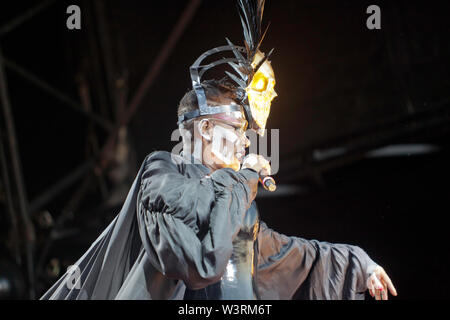 In der Nähe von Grace Jones Dachverkleidung auf der Hauptbühne am OnBlackheath Music Festival 2019 Stockfoto