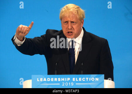 Die Führung der konservativen Partei Kandidat Boris Johnson während einer Tory Führung hustings in London. Stockfoto
