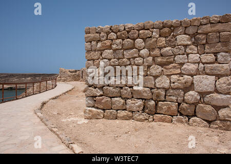 Oman und Dhofar, in der Nähe von Salalah, Khor Rori. Ruinen der alten vor-islamische Siedlung Sumhuram, Teil des historischen Weihrauch Trail, der UNESCO. Stockfoto