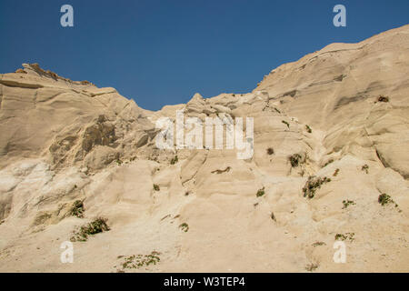 Schönen weißen Felsen am Strand Sarakiniko Milos Stockfoto