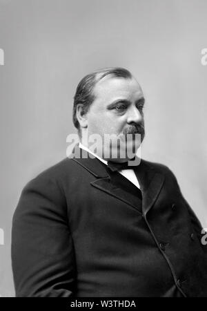 Grover Cleveland (1837-1908), 22. und 24. Präsident der Vereinigten Staaten von 1885 - 89 und 1893 - 97, halber Länge Portrait, Foto von Charles Milton Bell, 1880 Stockfoto