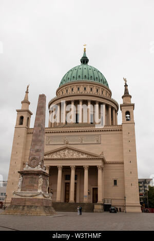 Nikolaikirche auf dem Alten Markt im historischen Zentrum von Potsdam. Stockfoto