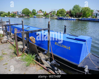 Millcent Blau 15-04, Themse, Windsor, Berkshire, England, UK, GB. Stockfoto