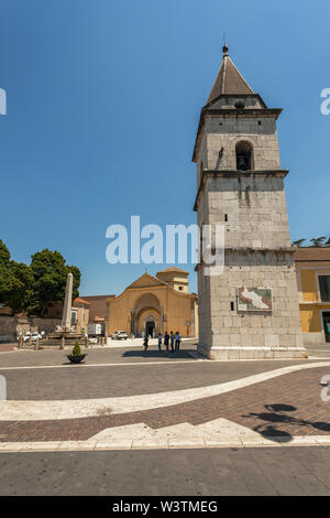 Glockenturm von Santa Sofia Kirche aus dem 8. Jahrhundert, byzantinischen Stil, Gehäuse Samnium Museum, in Benevento, Kampanien, Italien Stockfoto