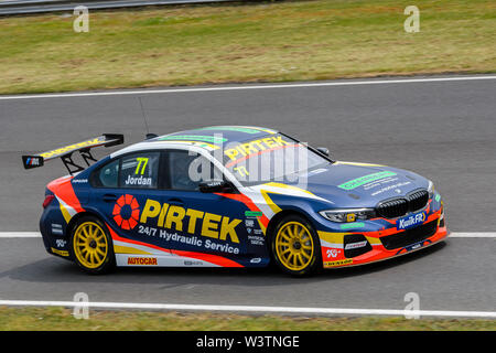 Snetterton, UK. 17. Juli, 2019. Kwik Fit British Touring Car Championship Sommer Test bei snetterton am 17. August 2019 vor der Serie 'triple-Kopf Rennen am 3. August. Abgebildet ist Andrew Jordan fahren die BMW Pirtek Racing BMW 330 i m Sport Quelle: Mark Bullimore/Alamy leben Nachrichten Stockfoto