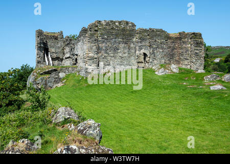 Ruine der Burg Sween, eines der frühesten steinernen Burgen in Schottland, am östlichen Ufer des Loch Sween in Argyle und Bute, Schottland, Großbritannien Stockfoto