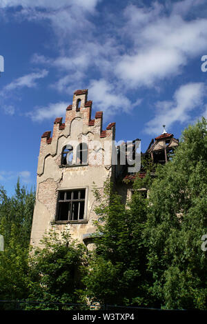 Verfallende Ruine einer alten Villa, Hansestadt Greifswald, Mecklenburg-Vorpommern, Deutschland Stockfoto