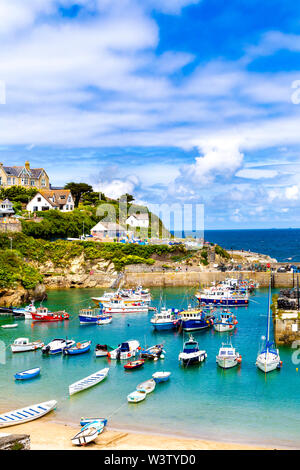 Boote im Hafen von Newquay, Cornwall, Großbritannien Stockfoto