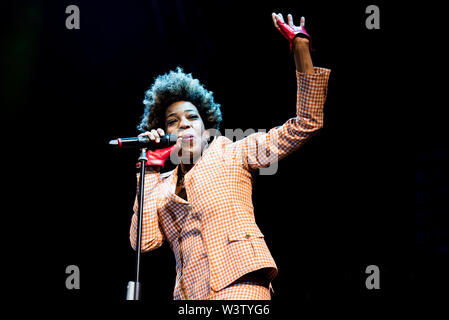 Der amerikanische Sänger und Songwriter Macy Gray führt live auf der Gruvillage 105 Festival am 18. Juli 2019, in Grugliasco Stockfoto