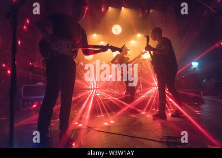 London, Großbritannien. Mittwoch, 17 Juli, 2019. Rolling Blackouts Küsten Fieber im Dorf der U-Bahn in London. Foto: Roger Garfield/Alamy leben Nachrichten Stockfoto