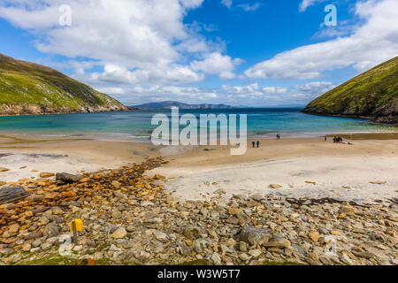 Keem Bay und den Strand am wilden Atlantik Weise auf Achill Island im County Mayo Irland Stockfoto