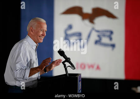 07172019 - Council Bluffs, Iowa, USA: die ehemaligen Vereinigten Staaten Vizepräsident Joe Biden Kampagnen für die demokratische Nominierung für die Präsidentschaftswahl 2020 Vereinigte Staaten an der Basis Wagen Events Center, Mittwoch, Juli 17, 2019 in Council Bluffs, Iowa. Stockfoto