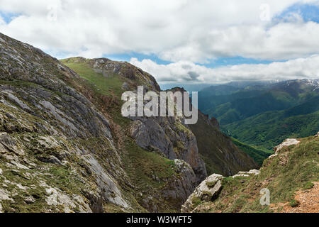 Wunderschöne Aussicht auf die Picos de Europa Spanien Stockfoto