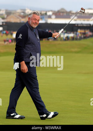 Nordirlands Darren Clarke feiert seinen Birdies auf den ersten Tag eines der Open Championship 2019 im Royal Portrush Golf Club. Stockfoto