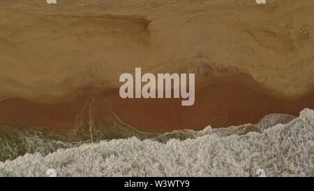 Atlantik Wellen am Strand von Montauk Point Light, Leuchtturm, Long Island, New York, Suffolk County Stockfoto