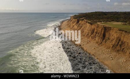 Atlantik Wellen am Strand von Montauk Point Light, Leuchtturm, Long Island, New York, Suffolk County Stockfoto