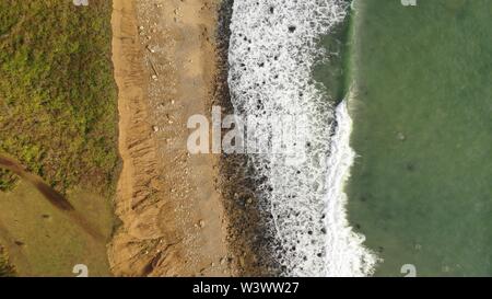 Atlantik Wellen am Strand von Montauk Point Light, Leuchtturm, Long Island, New York, Suffolk County Stockfoto