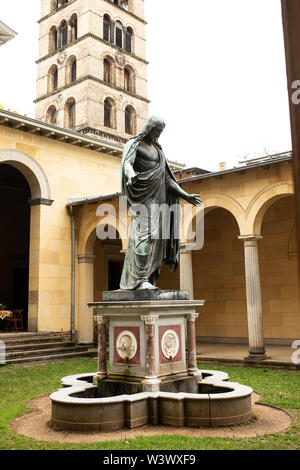 Die Friedenskirche am Rande des Schlossgeländes im Park Sanssouci in Potsdam. Stockfoto