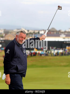 Nordirlands Darren Clarke feiert sein Birdie am ersten Tag einer der Open Championship 2019 im Royal Portrush Golf Club. Stockfoto