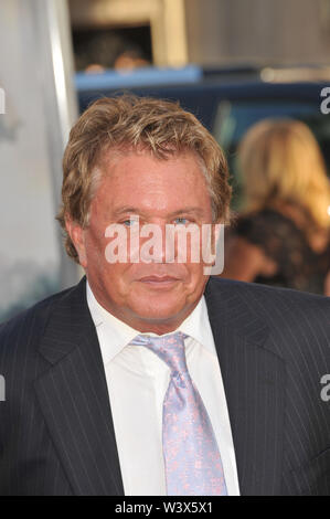 LOS ANGELES, Ca. Juli 13, 2010: Tom Berenger am Los Angeles Premiere seines neuen Films "Gründung" am Grauman's Chinese Theater, Hollywood. © 2010 Paul Smith/Featureflash Stockfoto