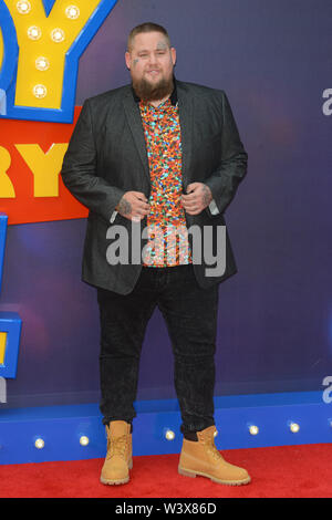 Film Premiere 'Toy Story 4' im Odeon am Leicester Square in London mit: Rag 'N' Bone Mann Wo: London, Großbritannien Wann: 16 Jun 2019 Credit: WENN.com Stockfoto