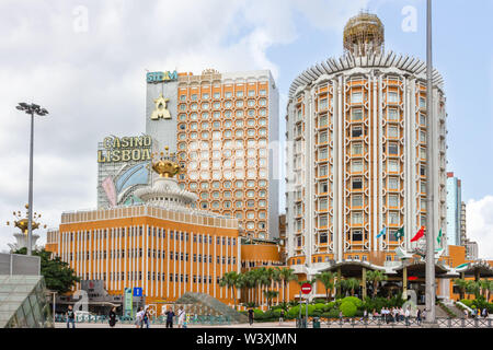 Macau - 22. April 2019: Das Hotel Lisboa in der Tageszeit Stockfoto