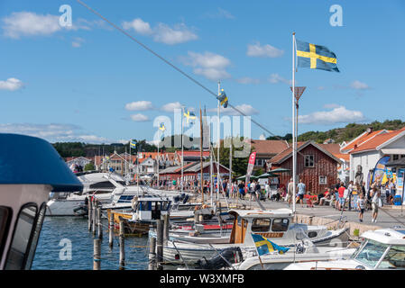 In Grebbestad, Schweden - 16. Juli 2017: Blick in den Hafen von Grebbestad, Schweden. Stockfoto