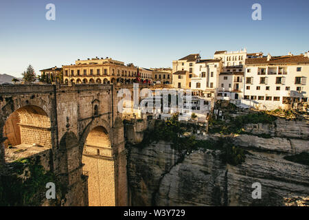 Brücke über die Schlucht El Tajo in Ronda, Analusia Stockfoto