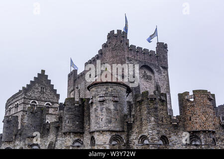 Die märchenhaften Festung als Gravensteen (Schloss der Grafen), eine mittelalterliche Burg in Gent bekannt. Flandern "Quintessenz aus dem 12. Jahrhundert steinerne Burg Stockfoto