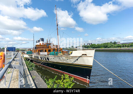 Ozean gehen, Raddampfer P. S. Waverley liegen neben das Glasgow Science Centre Pacific Quay am Fluss Clyde in Glasgow Schottland Großbritannien gebunden Stockfoto