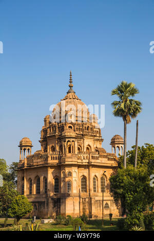 Indien, Uttar Pradesh, Lucknow, Begum Hazrat Mahal Park, Grab von khurshid Zadi oder Mushir Zadi Stockfoto