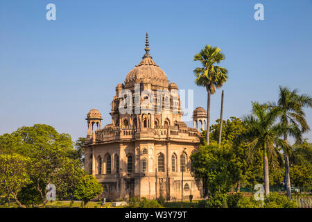 Indien, Uttar Pradesh, Lucknow, Begum Hazrat Mahal Park, Grab von khurshid Zadi oder Mushir Zadi Stockfoto