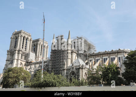 NOTRE-DAME, DREI MONATE NACH DEM BRAND Stockfoto