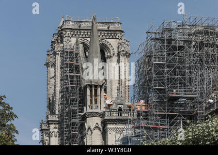 NOTRE-DAME, DREI MONATE NACH DEM BRAND Stockfoto