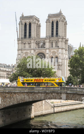 NOTRE-DAME, DREI MONATE NACH DEM BRAND Stockfoto