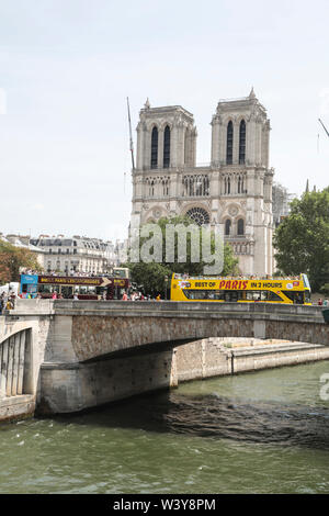 NOTRE-DAME, DREI MONATE NACH DEM BRAND Stockfoto