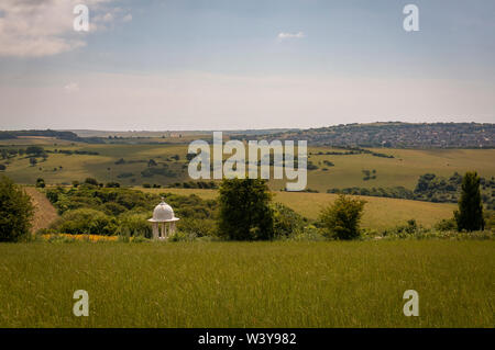 Die chattri Kriegerdenkmal auf der South Downs über Brighton zu der indischen Armee Soldaten, die im Ersten Weltkrieg gefallen sind. Stockfoto