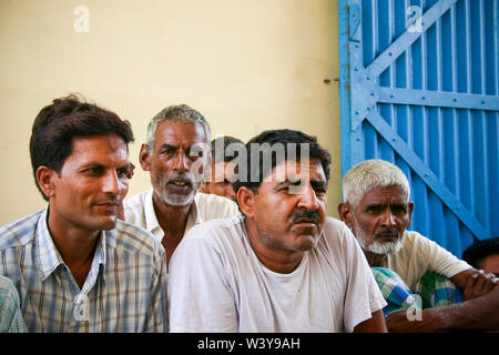 Amroha, utar Pradesh, Indien - 2011: Unbekannter Inder aus Slums Stockfoto