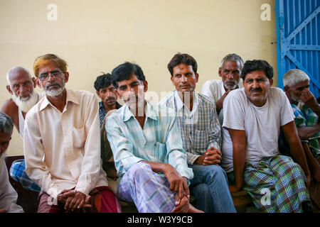 Amroha, utar Pradesh, Indien - 2011: Unbekannter Inder aus Slums Stockfoto