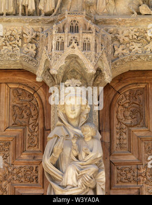 Spanien, Kastilien und Leon, Leon, Santa Maria de Leon Kathedrale, Detail von Eingang Stockfoto