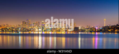 Blick auf die Skyline von Seattle Gas Park, Seattle, Washington, USA Stockfoto