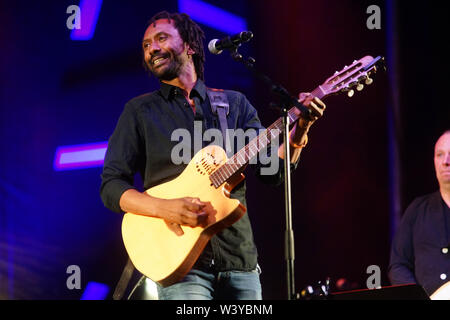 Montreal, Quebec, Kanada, 18. August 2017. Sänger Daby Touré in Montreal, Quebec, Kanada. Credit: Mario Beauregard/Alamy leben Nachrichten Stockfoto